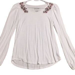 ✨HP✨A&E Long Sleeve Floral Embroidered Top✨